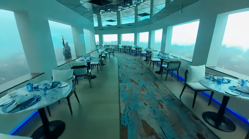亚克力厚板造水下餐厅，畅享海洋生物