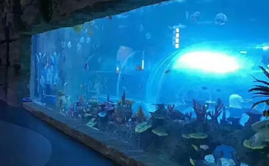 亚克力海鲜池在安装过程中对配置有什么要求